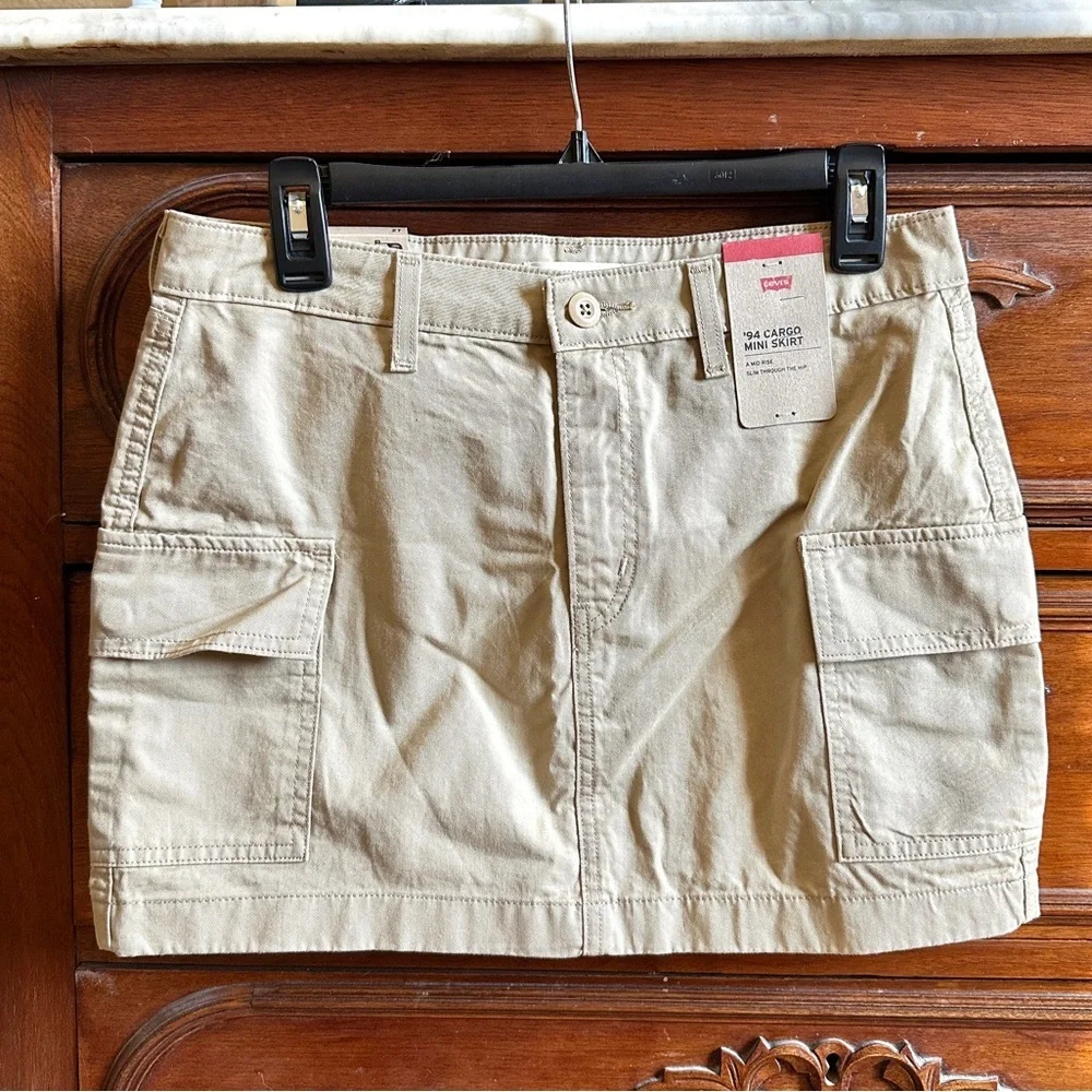 Levi’s ‘94 cargo mini skirt